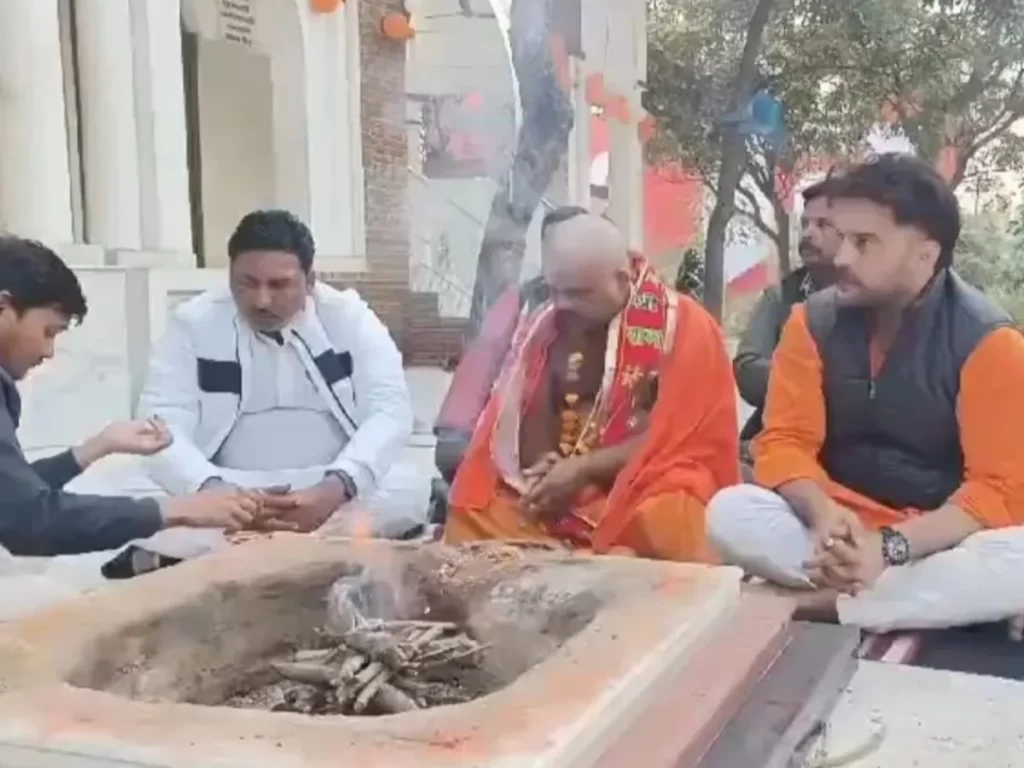 Muslim man gets converted to Hindu Religion in Sitapur