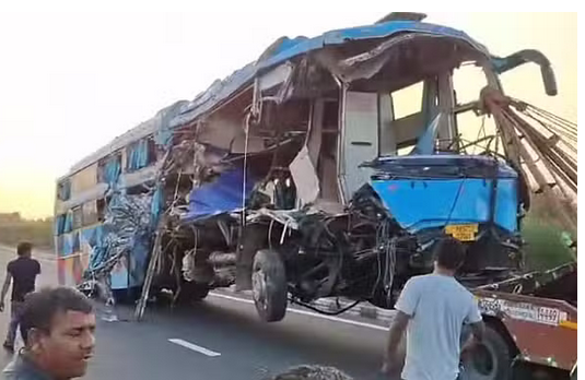 Kannauj Bus accident in Agra Lucknow expressway